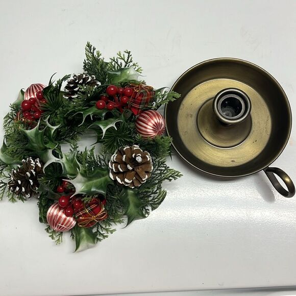 Metal Vintage Candlestick Holder Glass Etched Votive with Christmas Floral Ring - Picture 4 of 14